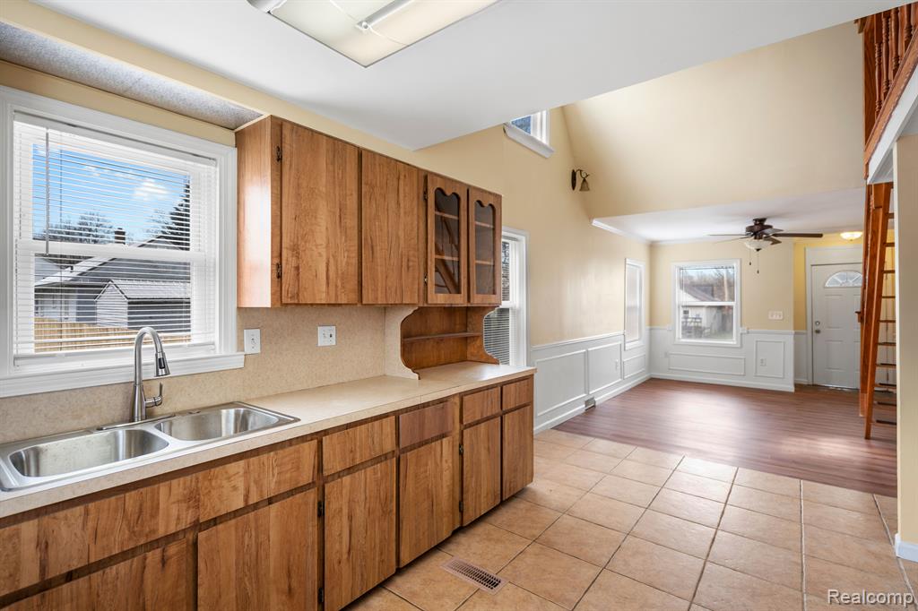 3320 Frembes Road Waterford, MI 48329 - Photo 11 of 17 Gallery Image 11