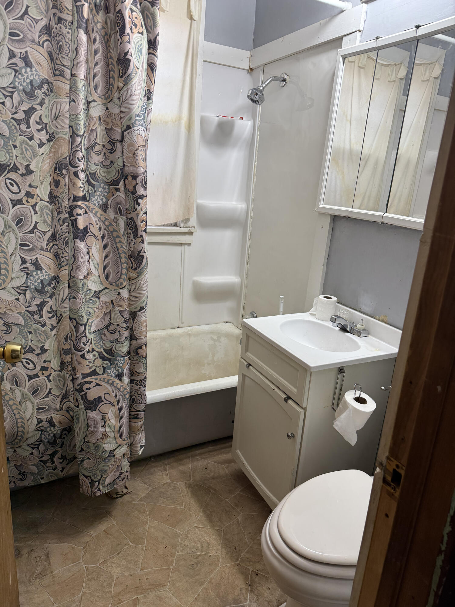 833 Fillmore Street Gary, IN 46402 - Photo 6 of 14 1500x2000