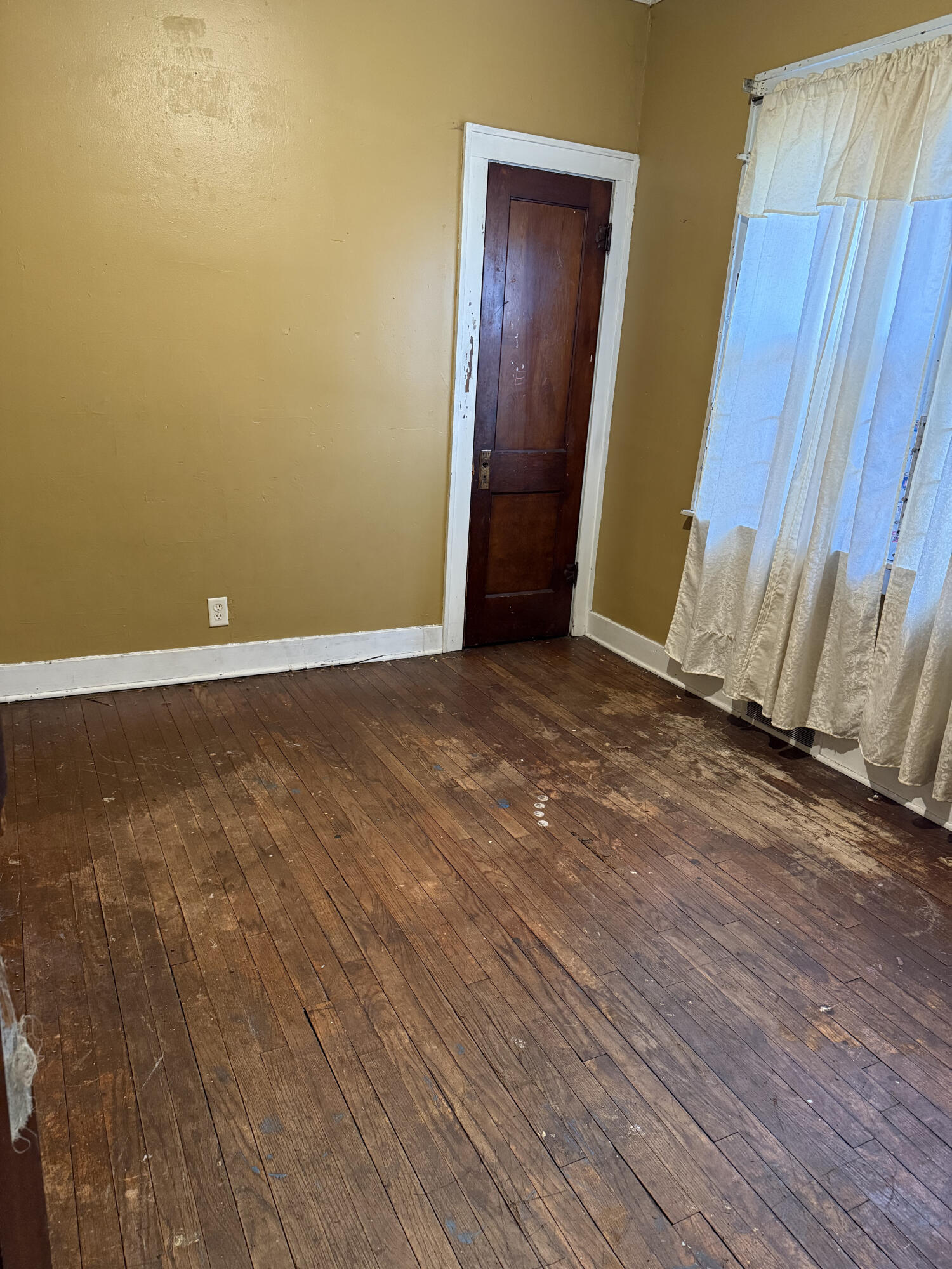 833 Fillmore Street Gary, IN 46402 - Photo 8 of 14 1500x2000