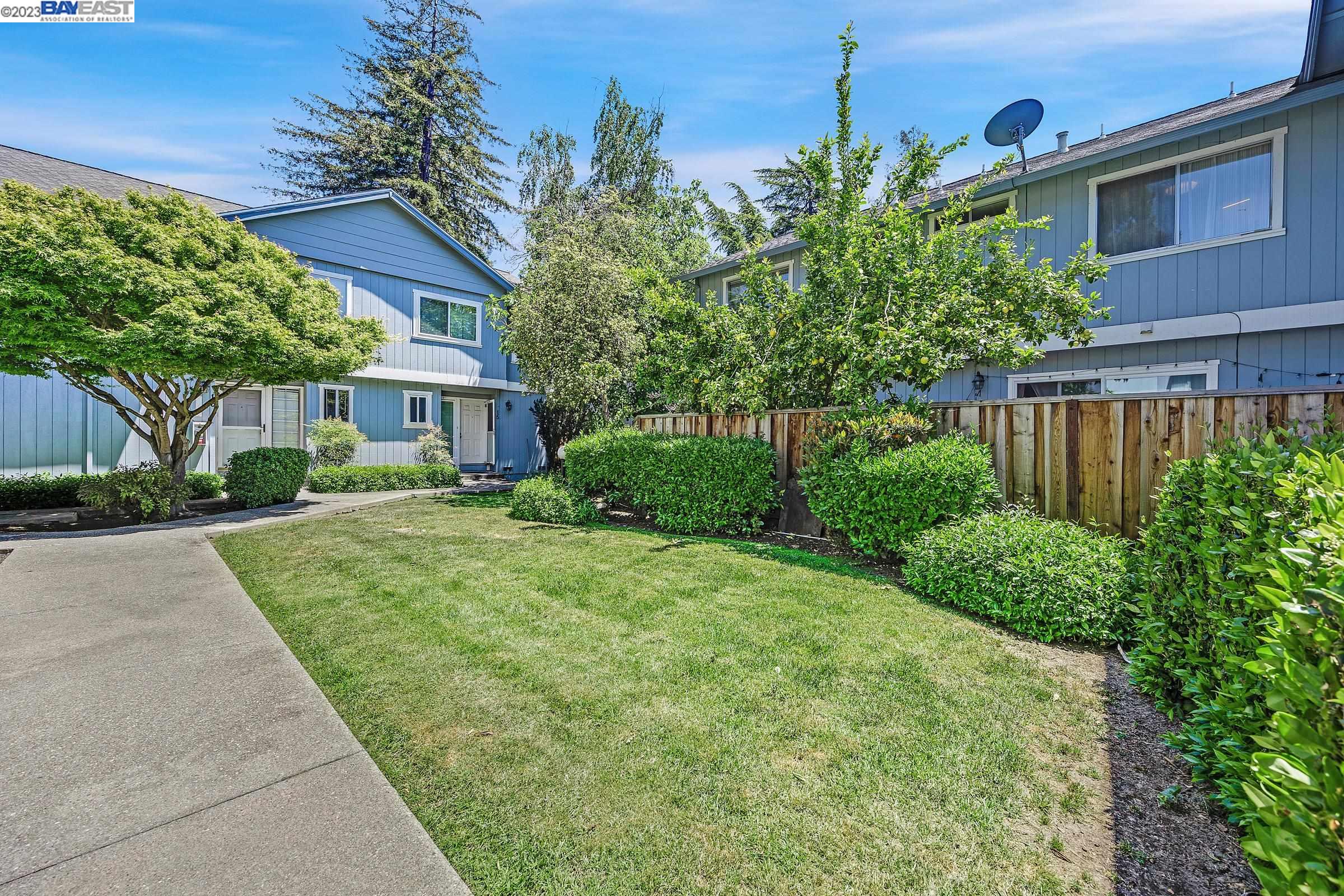 20115 Redwood Road, Unit 22 Castro Valley, CA 94546 - Photo 1 of 1 Gallery Image 1