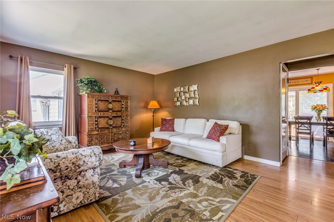 5243 Bridgewater Road Lyndhurst, OH 44124 - Photo 3 of 20