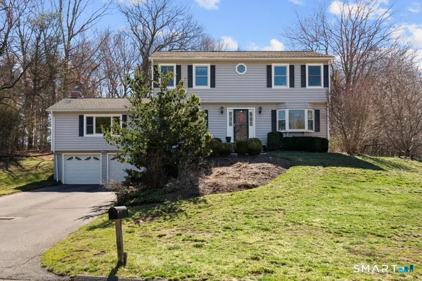 $739,900 | 290 Tanglewood Circle, Milford, CT 06461