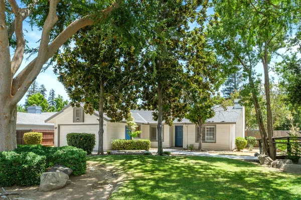 $425,000 | 4337 West Palo Alto Avenue, Fresno, CA 93722