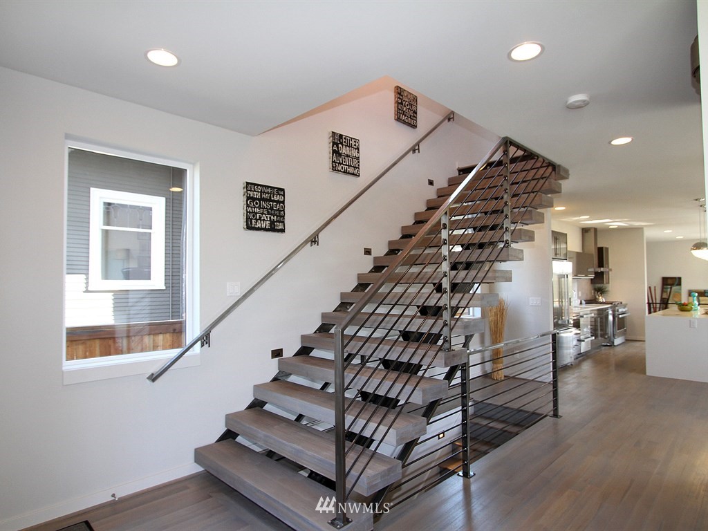701 North 83rd Street Seattle, WA 98103 - Photo 2 of 18 Gallery Image 2