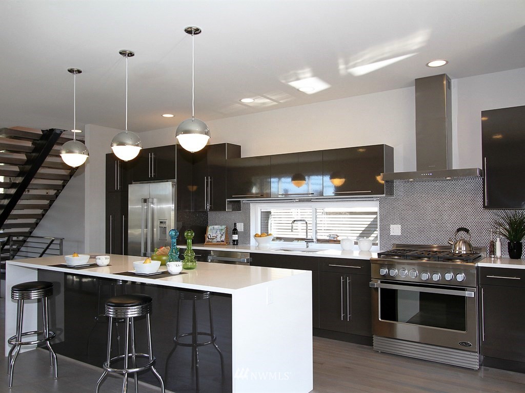 701 North 83rd Street Seattle, WA 98103 - Photo 3 of 18 Gallery Image 3