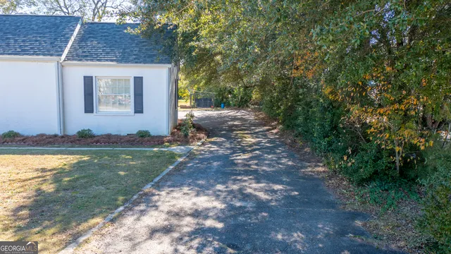 a view of a storage & utility room