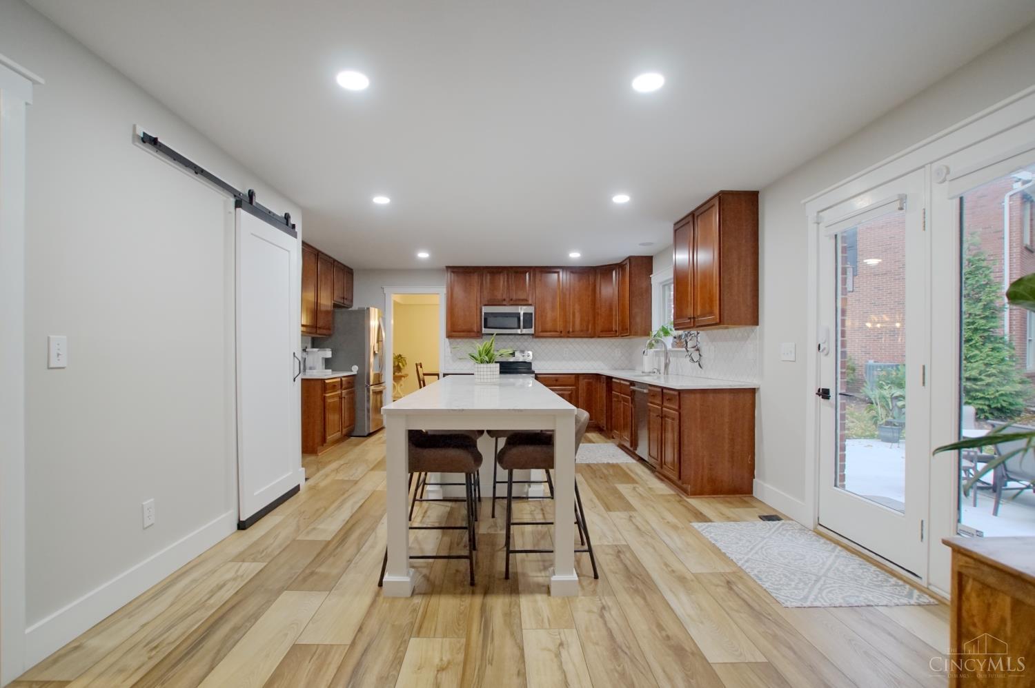 4621 Spring Valley Circle Mason, OH 45040 - Photo 7 of 65 Beautiful Gourmet Kitchen that's great for entertaining!