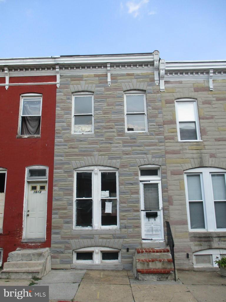 Exterior (Front)