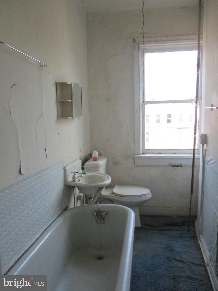 1611 Rutland Avenue Baltimore, MD 21213 - Photo 8 of 11 Bath