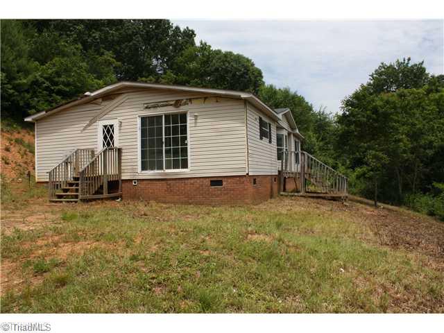 1203 Baltimore Road Hillsville, VA 24343 - Photo 1 of 13 Exterior Front.