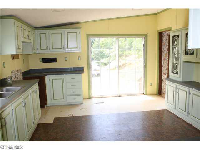 1203 Baltimore Road Hillsville, VA 24343 - Photo 3 of 13 Kitchen.