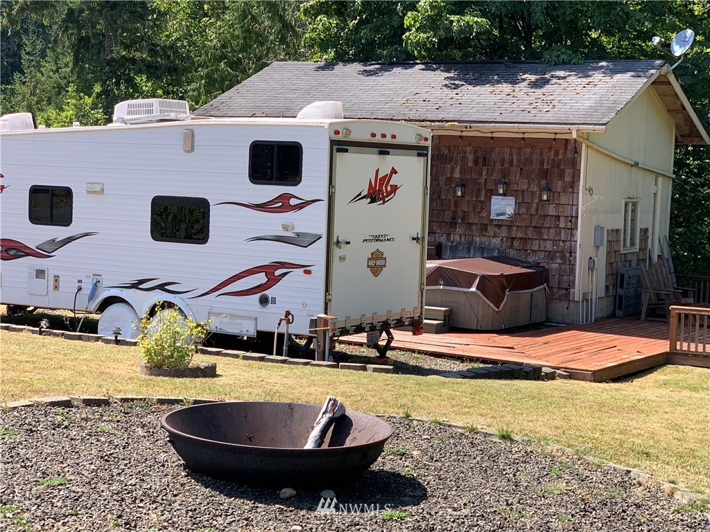 261 East Orchard Beach Road Grapeview, WA 98546 - Photo 12 of 20 Gallery Image 12
