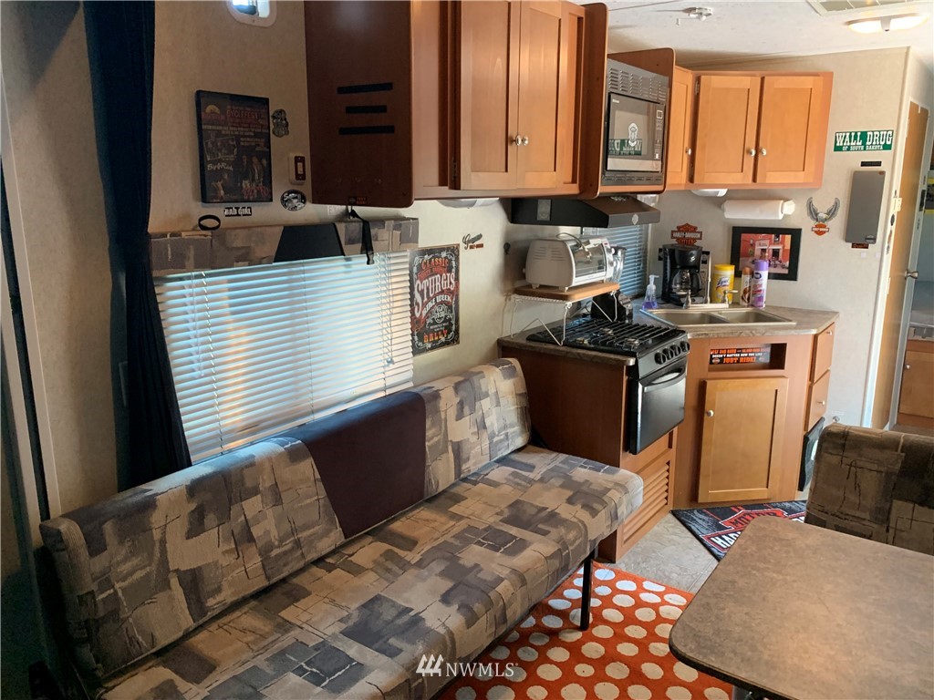 261 East Orchard Beach Road Grapeview, WA 98546 - Photo 17 of 20 Gallery Image 17