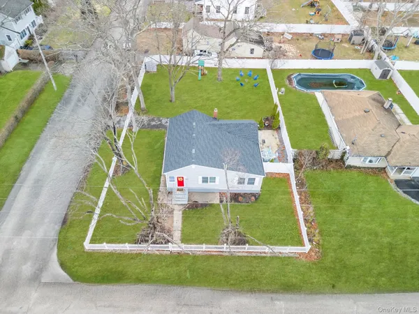 $549,999 | 220 Woodycrest Drive, Holtsville, NY 11742