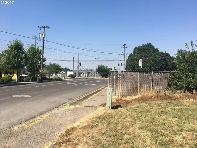 $2,500,000 | 3835 River Road, Eugene, OR 97404