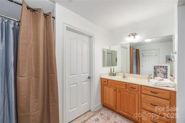$465,000 | 122 Outlook Circle, Swannanoa, NC 28778