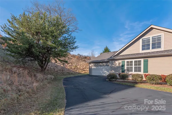 $465,000 | 122 Outlook Circle, Swannanoa, NC 28778