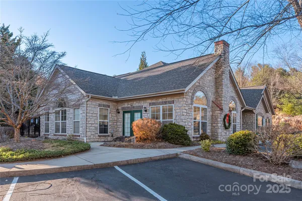 $465,000 | 122 Outlook Circle, Swannanoa, NC 28778