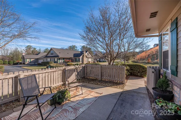 $465,000 | 122 Outlook Circle, Swannanoa, NC 28778