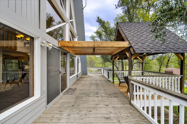$429,900 | 8566 Placer Road, Redding, CA 96001
