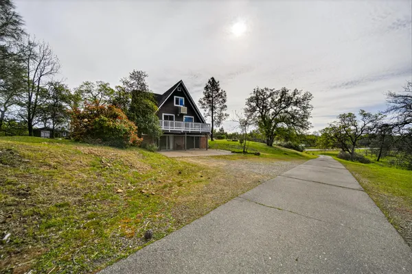 $429,900 | 8566 Placer Road, Redding, CA 96001