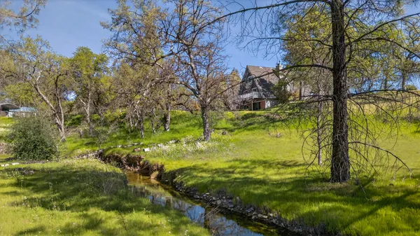 $429,900 | 8566 Placer Road, Redding, CA 96001