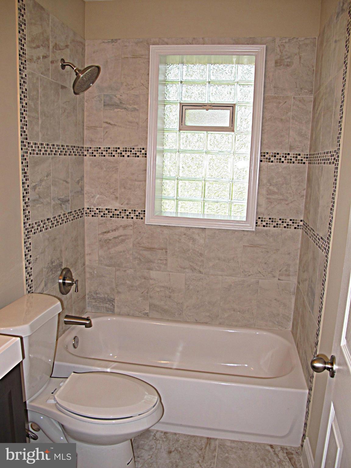 3204 Willoughby Road Baltimore, MD 21234 - Photo 8 of 17 Bath