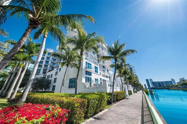 $575,000 | 3030 Northeast 188th Street, Unit 404, Aventura, FL 33180