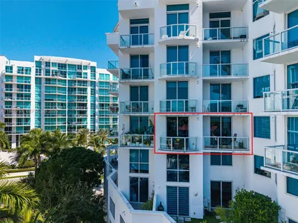 $575,000 | 3030 Northeast 188th Street, Unit 404, Aventura, FL 33180