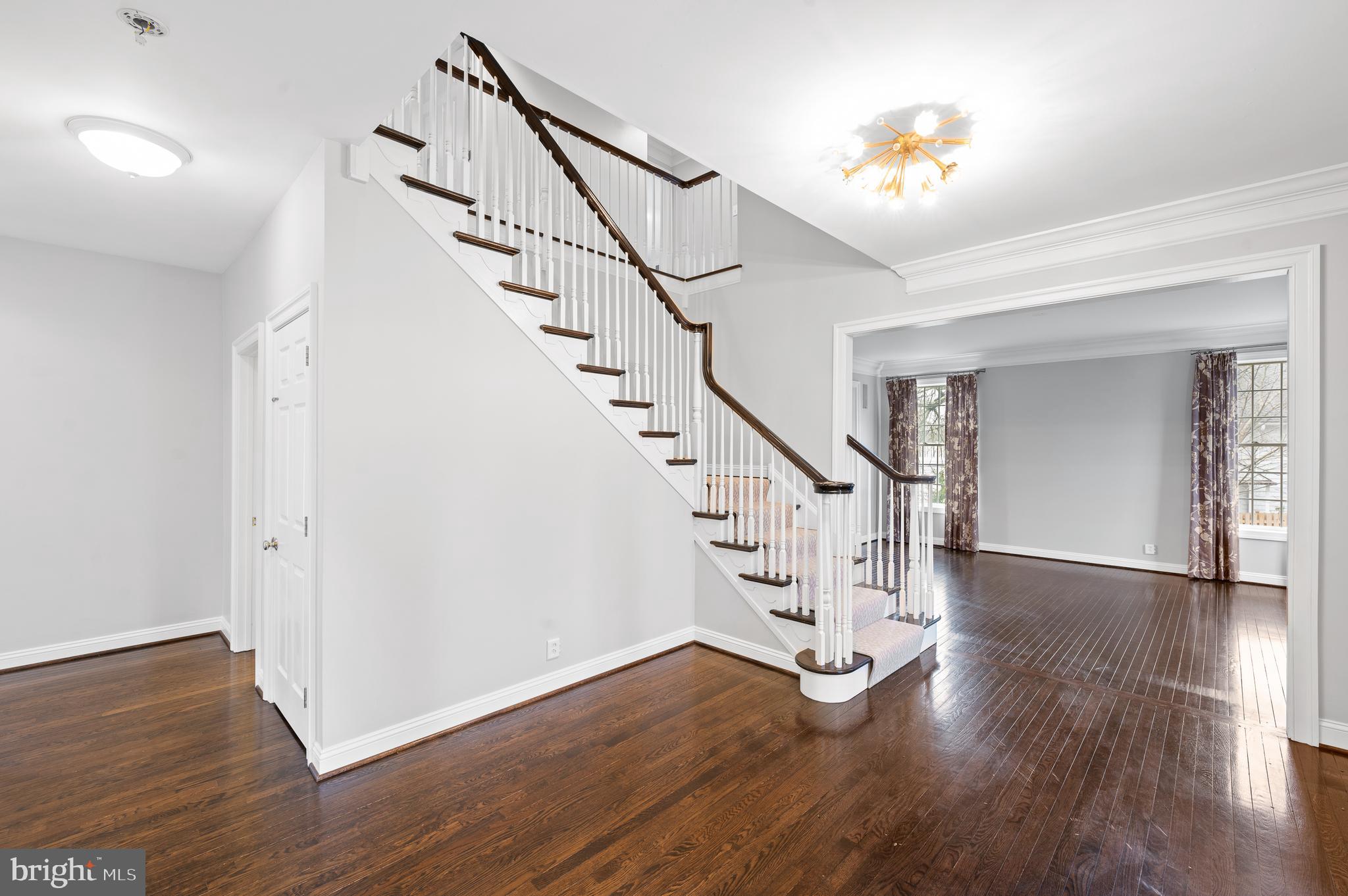 509 Newtown Road Berwyn, PA 19312 - Photo 4 of 54 Entry Foyer