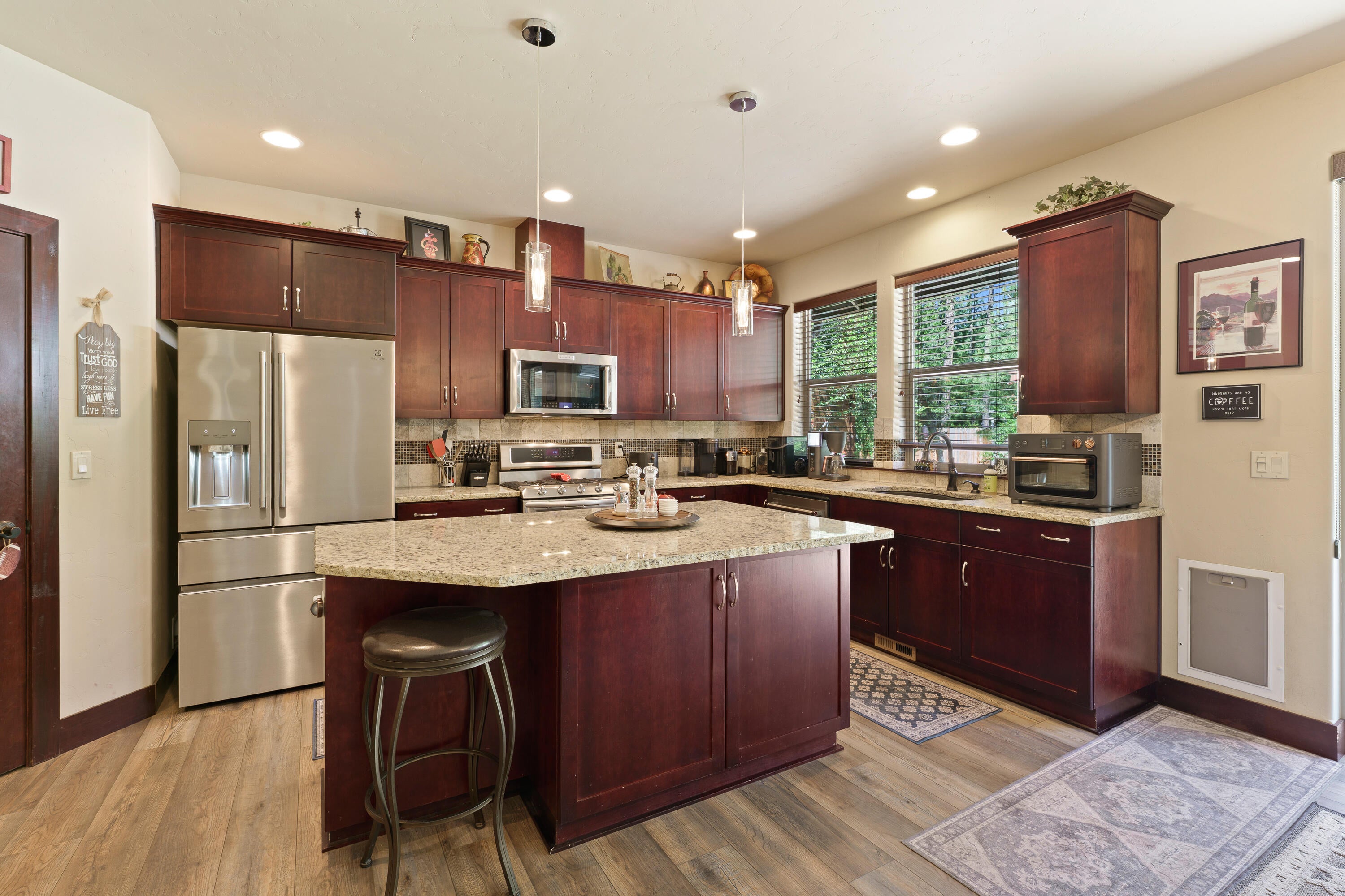 17142 Norwalk Road Bend, OR 97707 - Photo 16 of 40 DSC02209