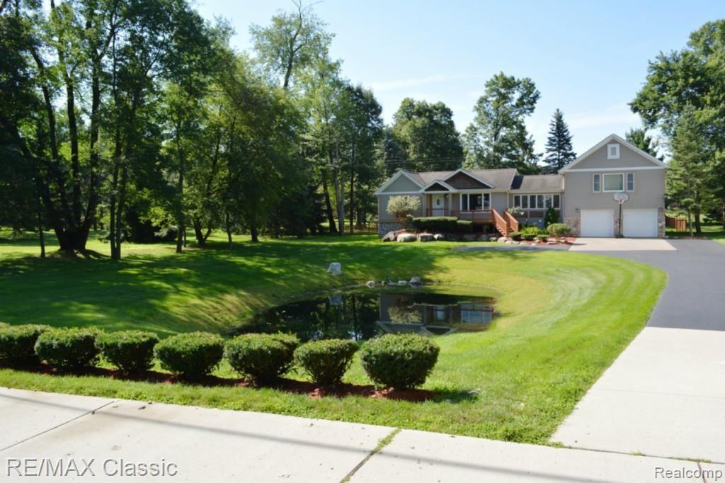 2821 Potter Road Wixom, MI 48393 - Photo 5 of 41 Ext 8.jpg
