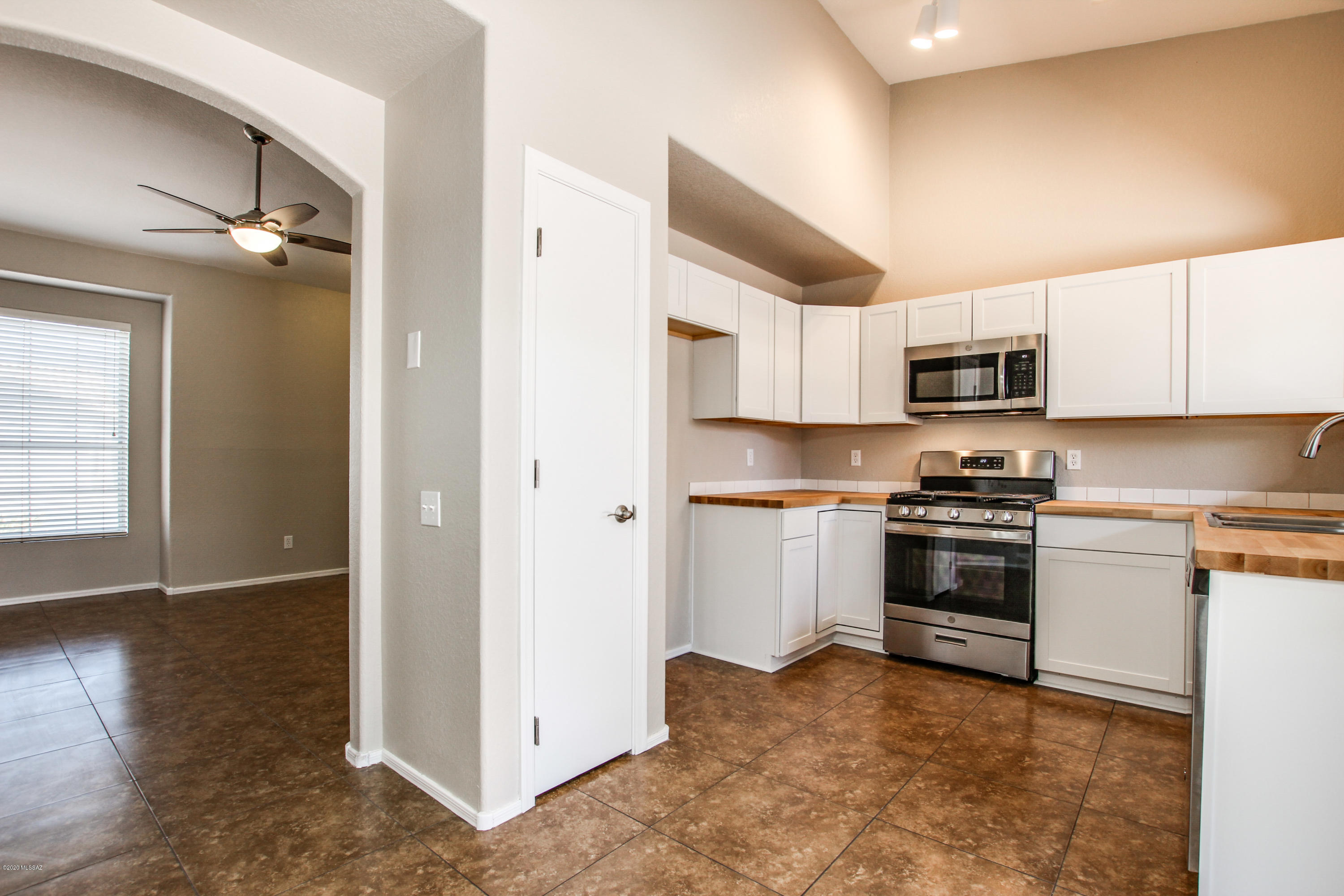 7189 West Rivulet Drive Tucson, AZ 85743 - Photo 2 of 15