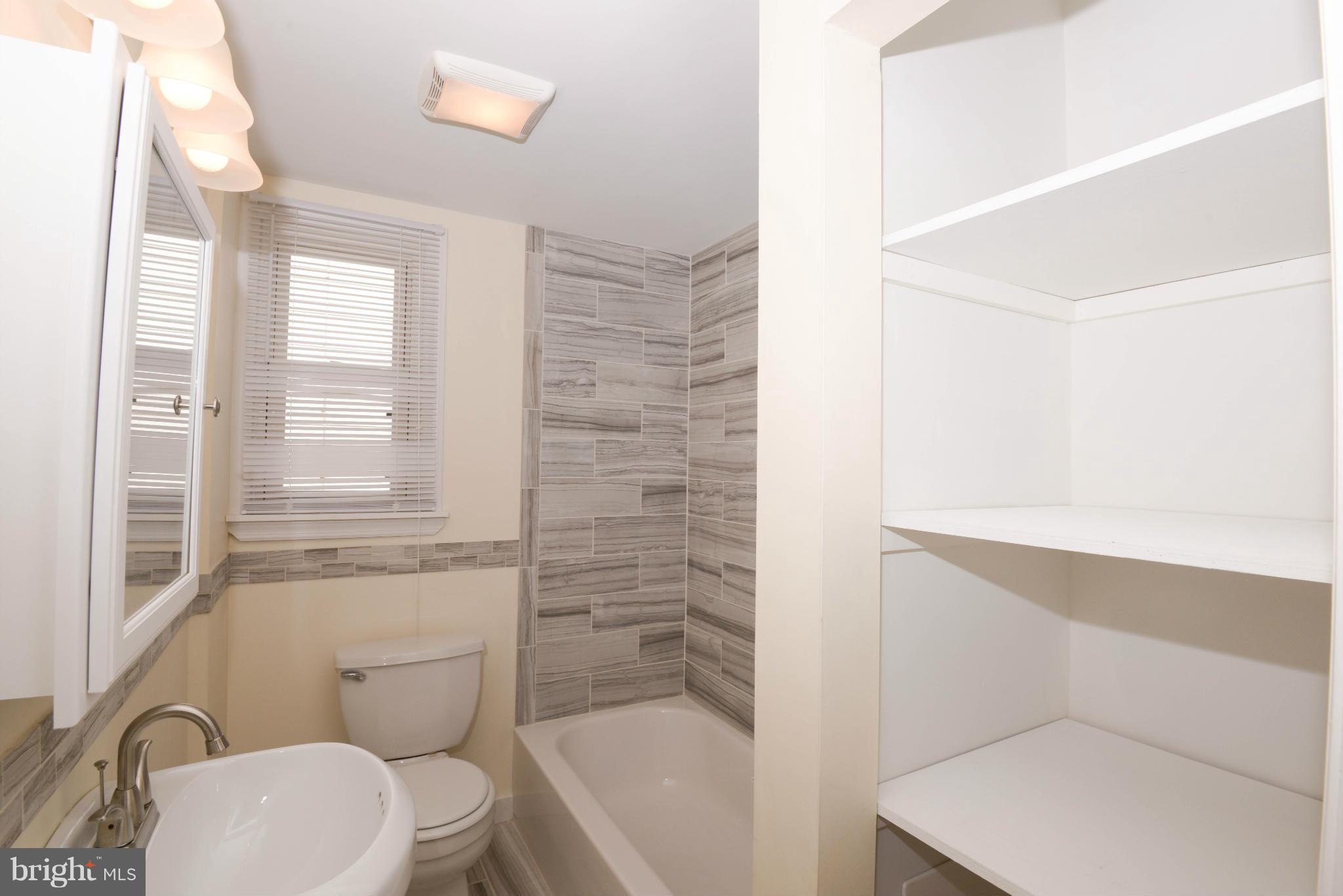 233 Devonshire Road Hagerstown, MD 21740 - Photo 14 of 29 Bath