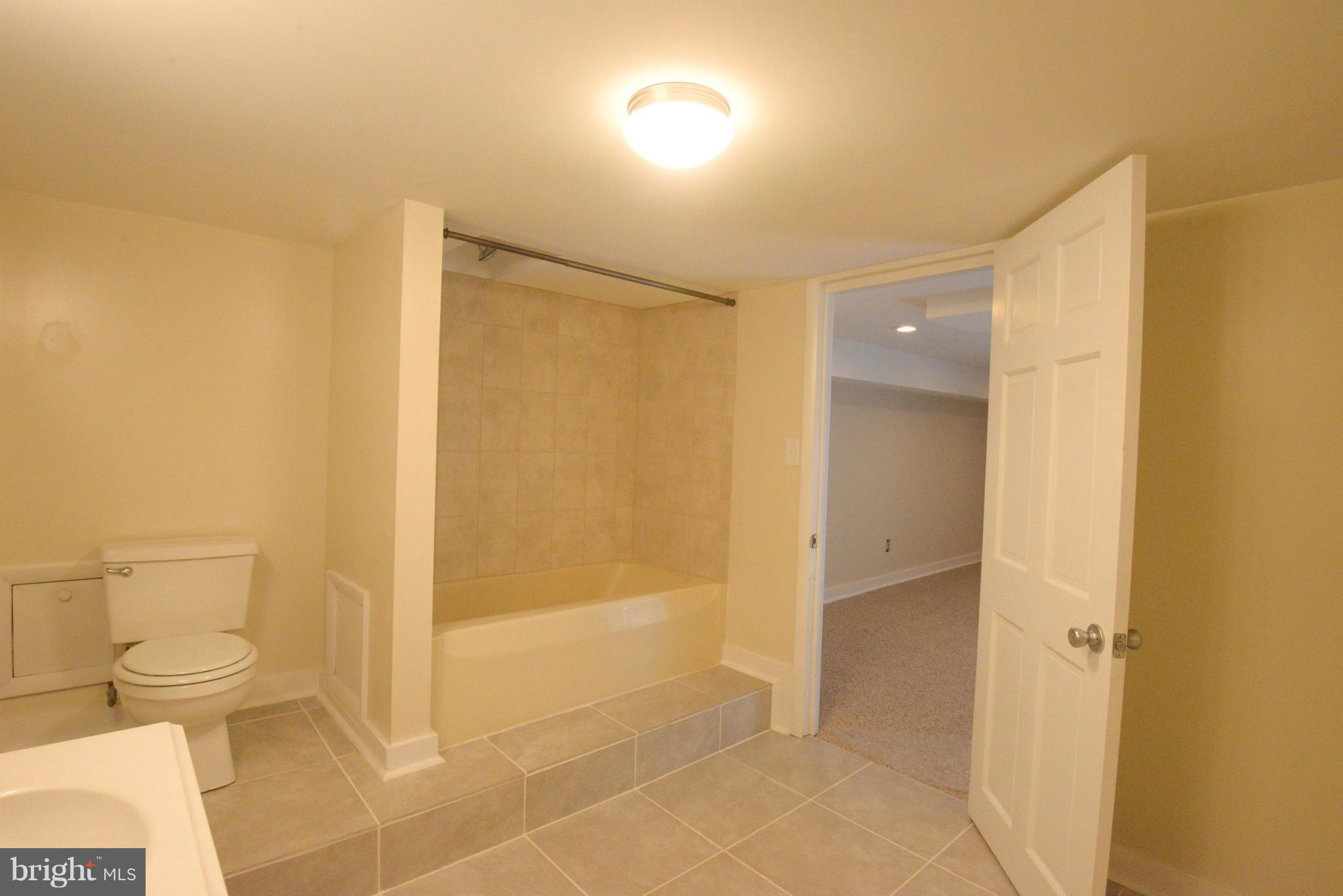 233 Devonshire Road Hagerstown, MD 21740 - Photo 20 of 29 Bath - lower level