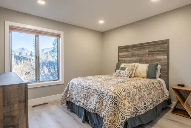 $892,000 | 559 Club Drive, Unit 559, Mammoth Lakes, CA 93546