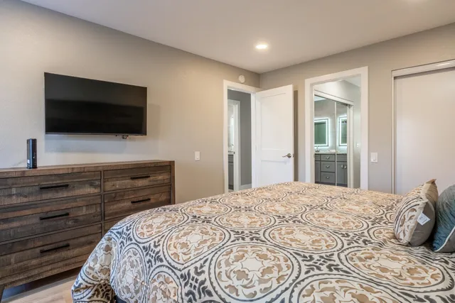 $892,000 | 559 Club Drive, Unit 559, Mammoth Lakes, CA 93546