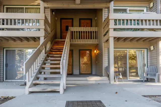 $892,000 | 559 Club Drive, Unit 559, Mammoth Lakes, CA 93546