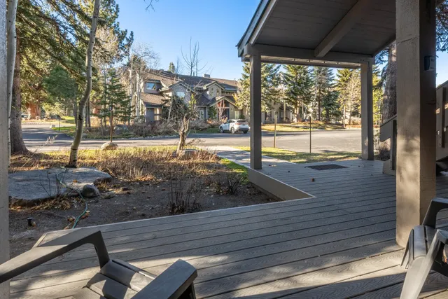 $892,000 | 559 Club Drive, Unit 559, Mammoth Lakes, CA 93546