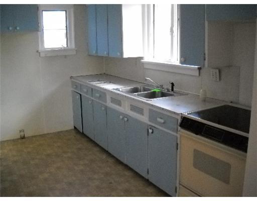 21 Reno Road Hermitage, PA 16148 - Photo 4 of 7 Kitchen.