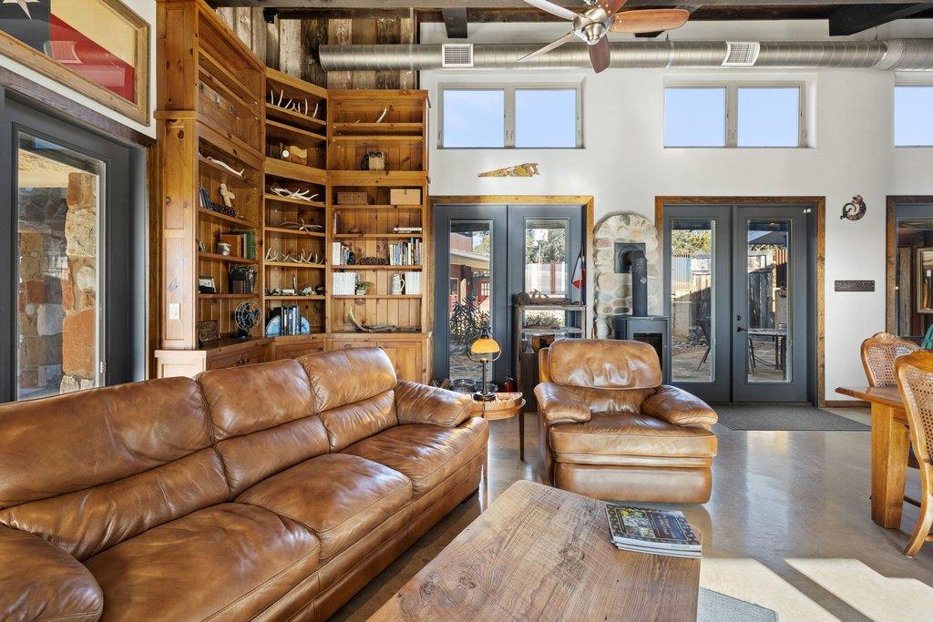 1292 Upper Turtle Creek Road Kerrville, TX 78028 - Photo 18 of 65