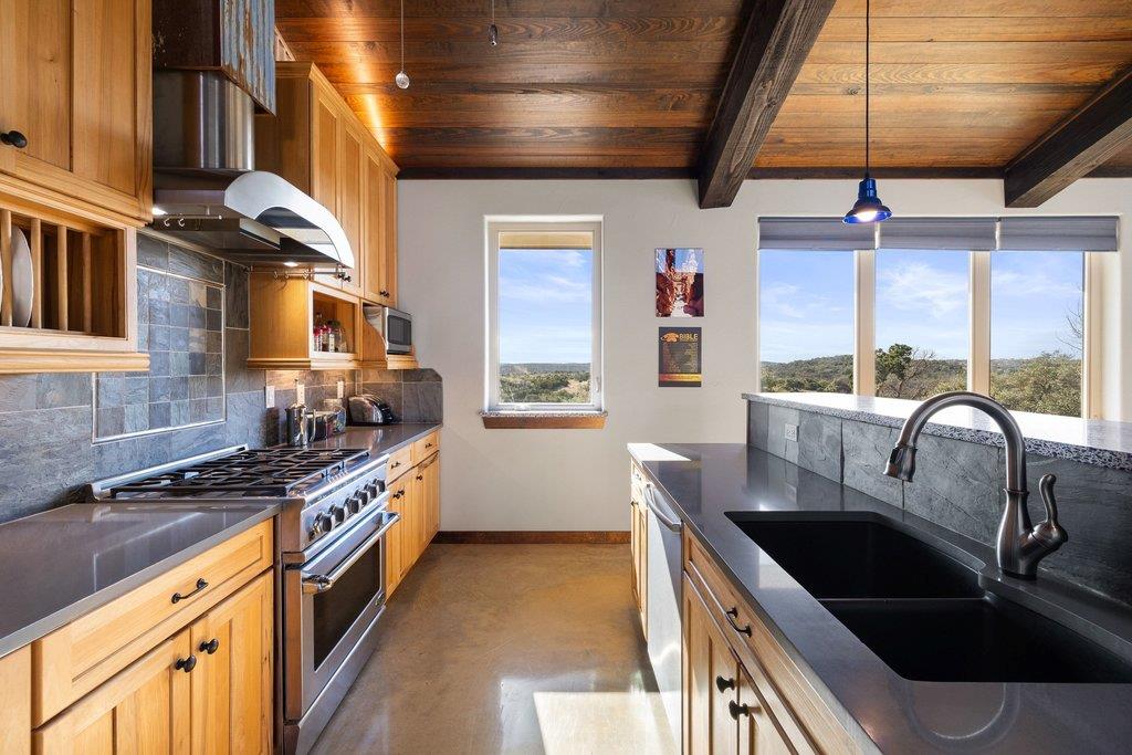 1292 Upper Turtle Creek Road Kerrville, TX 78028 - Photo 24 of 65