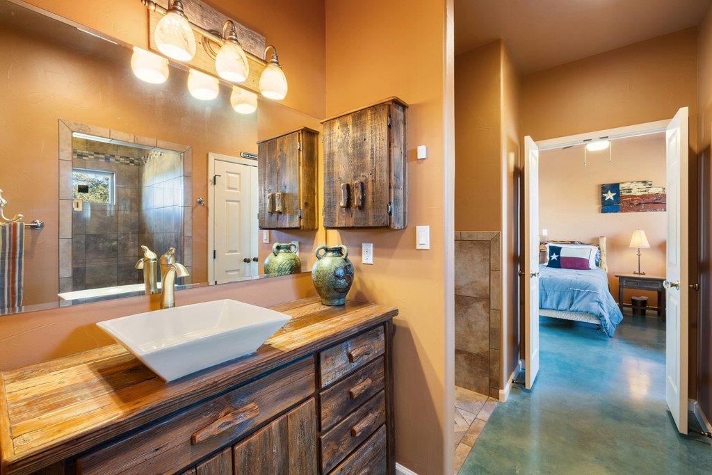 1292 Upper Turtle Creek Road Kerrville, TX 78028 - Photo 47 of 65