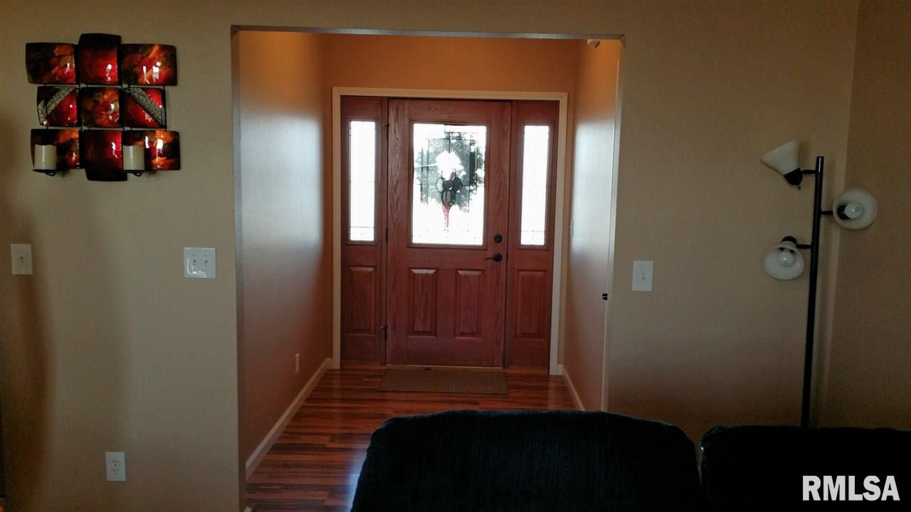 140 Prairie Street Bushnell, IL 61422 - Photo 3 of 28