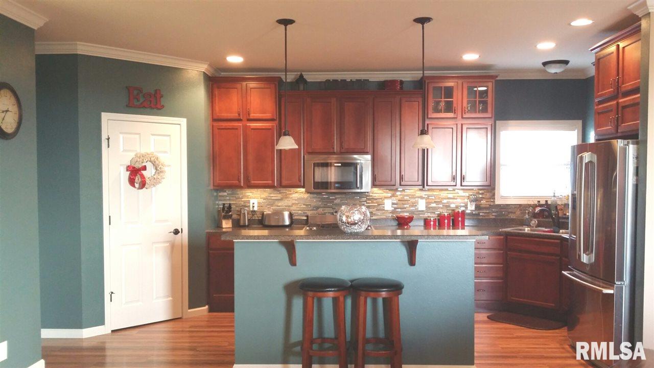 140 Prairie Street Bushnell, IL 61422 - Photo 7 of 28