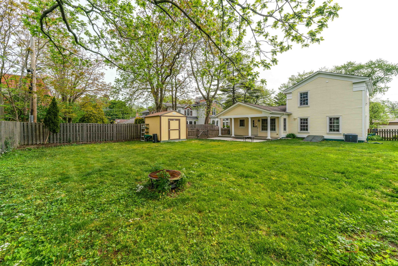 430 North Sheridan Road Waukegan, IL 60085 - Photo 37 of 44