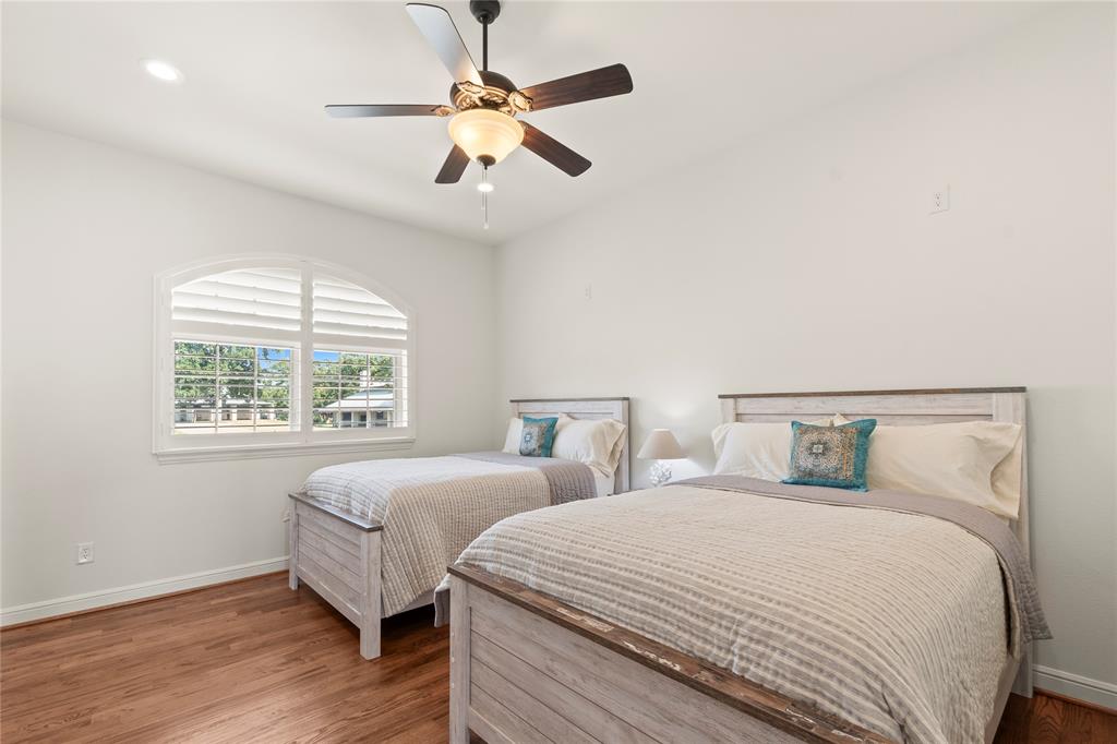 204 Pinnacle Club Place Mabank, TX 75156 - Photo 32 of 40 Bedroom Five spacious enough to be a bunk room