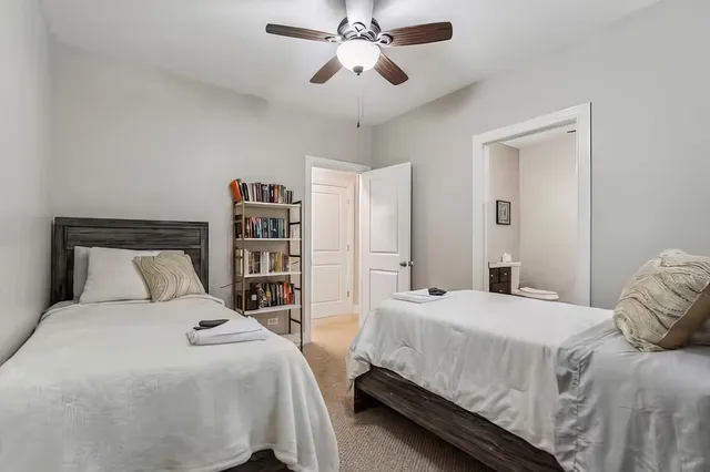 $4,800 | 3935 South Wells Street, Unit 1, Chicago, IL 60609