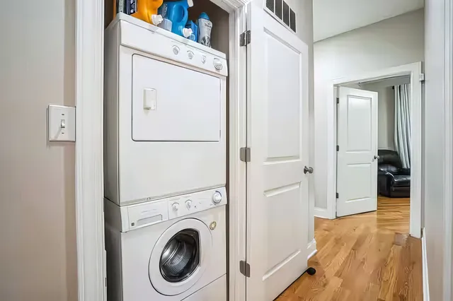 $4,800 | 3935 South Wells Street, Unit 1, Chicago, IL 60609