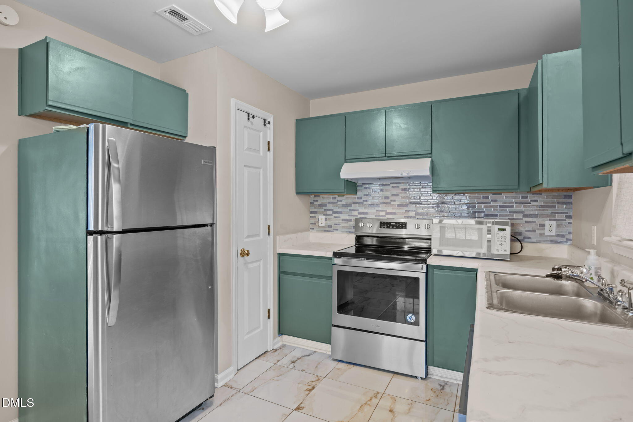 8225 Merriweather Circle Raleigh, NC 27616 - Photo 18 of 32 22-web-or-mls-IMG_4217